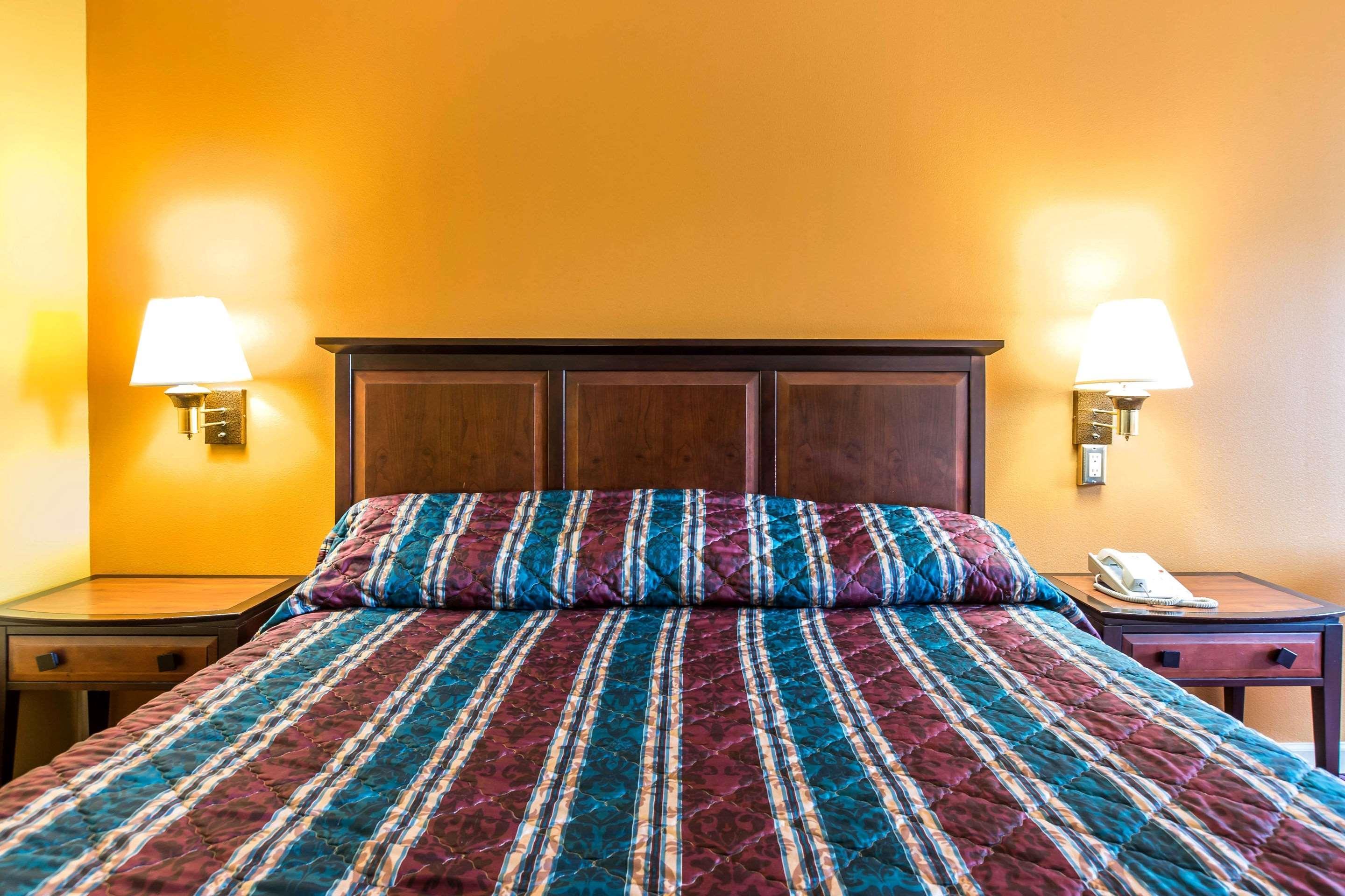 Econo Lodge At Six Flags Austell Exterior foto